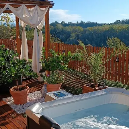 Alojamento de Acomodação e Pequeno-almoço Terra Di Collina Relais 4*